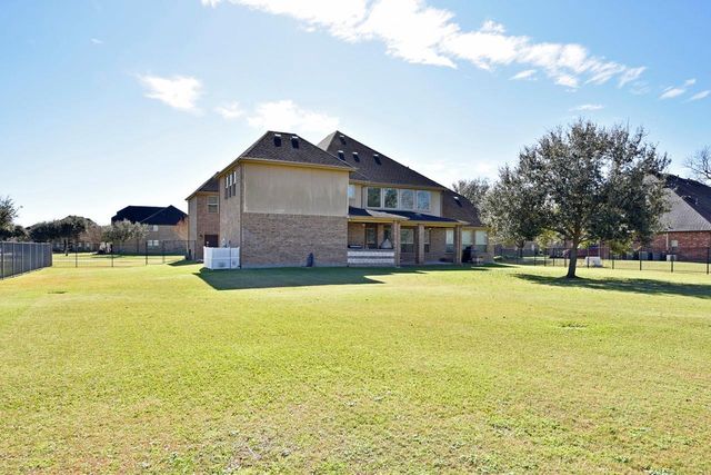 6010 Crystal Water Drive, Richmond, TX 77406
