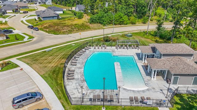 4904 LONGBOW DR, Columbia, MO 65201