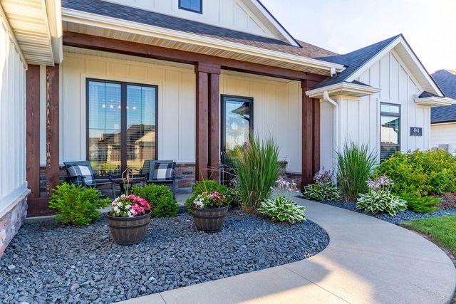 4904 LONGBOW DR, Columbia, MO 65201