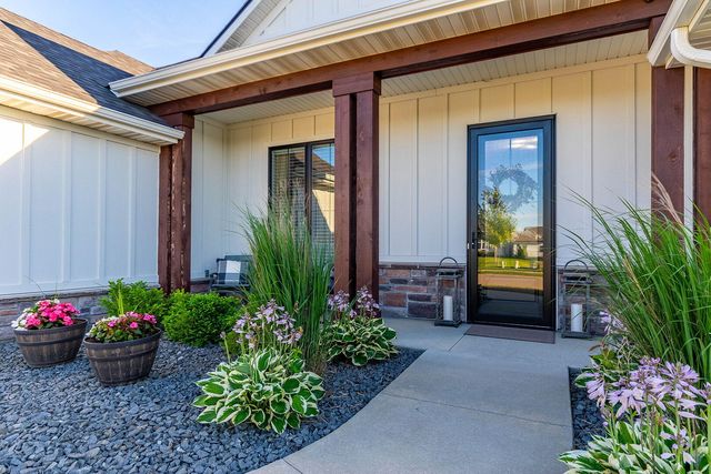 4904 LONGBOW DR, Columbia, MO 65201