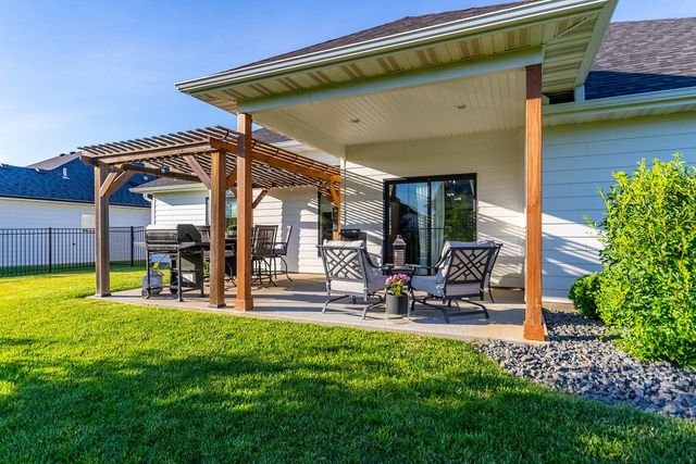 4904 LONGBOW DR, Columbia, MO 65201