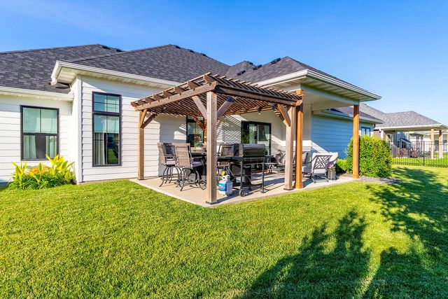 4904 LONGBOW DR, Columbia, MO 65201