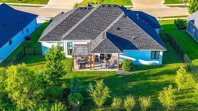 4904 LONGBOW DR, Columbia, MO 65201