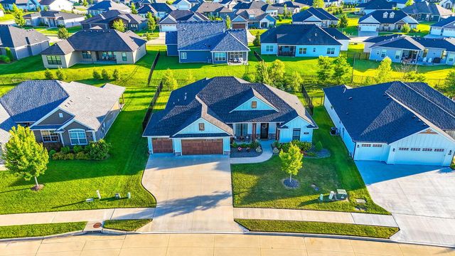 4904 LONGBOW DR, Columbia, MO 65201