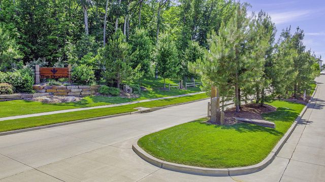 4904 LONGBOW DR, Columbia, MO 65201