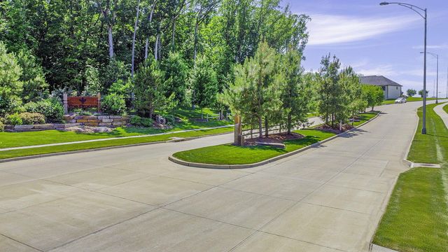 4904 LONGBOW DR, Columbia, MO 65201