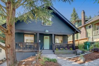 327 NE 55th Street, Seattle, WA 98105