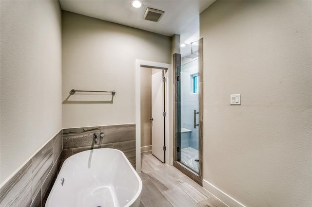 833 Dorchester Street B, Houston, TX 77022