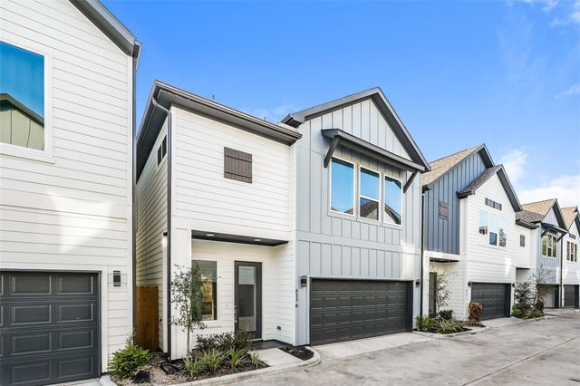 833 Dorchester Street B, Houston, TX 77022