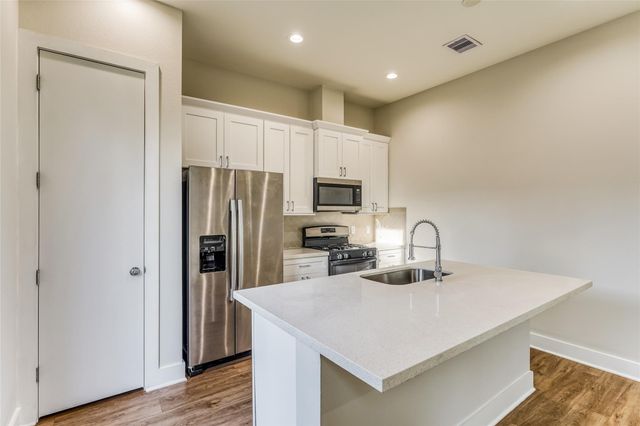 833 Dorchester Street B, Houston, TX 77022