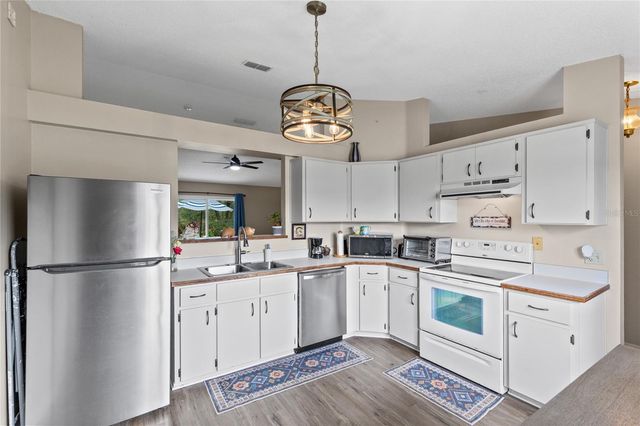 1098 LAMPLIGHTER AVENUE, Deltona, FL 32725