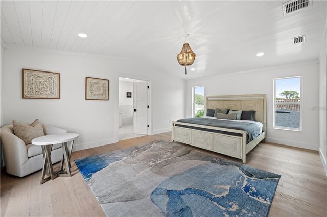 1647 SIESTA DRIVE, Sarasota, FL 34239
