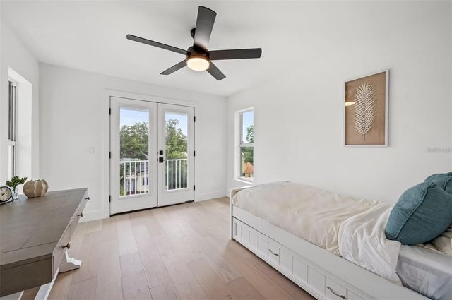1647 SIESTA DRIVE, Sarasota, FL 34239