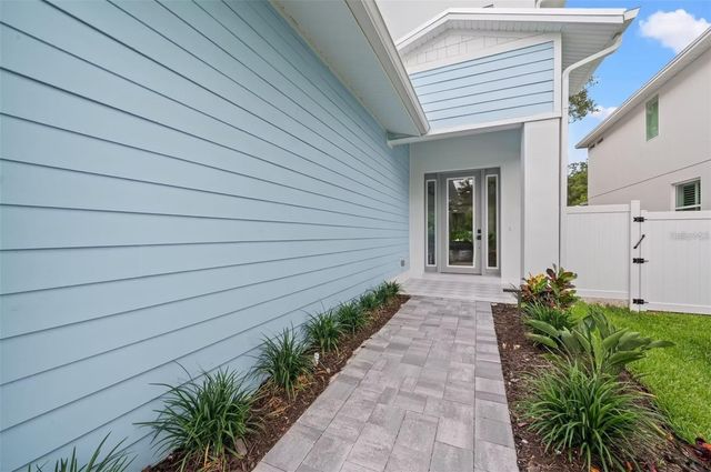 1647 SIESTA DRIVE, Sarasota, FL 34239