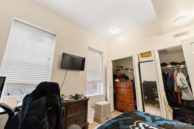 2608 S 11th Street, St Louis, MO 63118