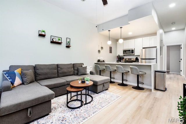 2608 S 11th Street, St Louis, MO 63118