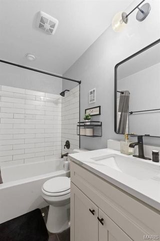 2608 S 11th Street, St Louis, MO 63118