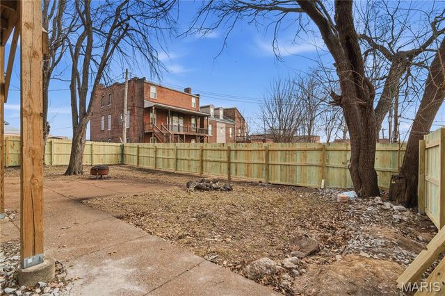 2608 S 11th Street, St Louis, MO 63118