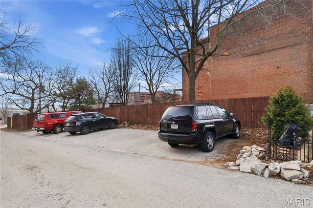 2608 S 11th Street, St Louis, MO 63118