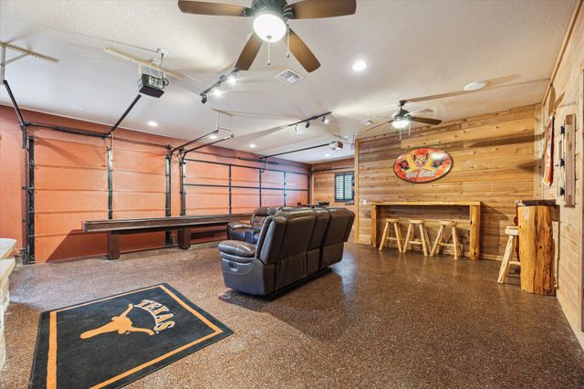 1889 Rush CRK, Canyon Lake, TX 78133