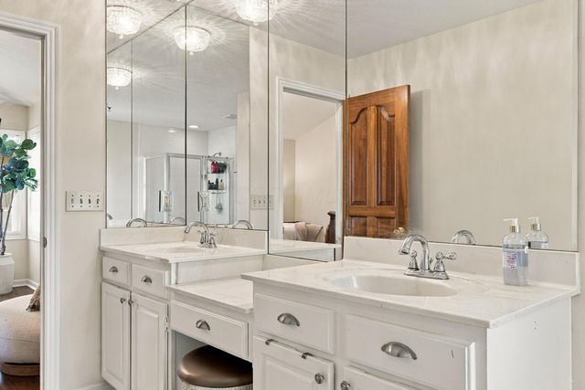 4909 Saint Andrews Circle, Westerville, OH 43082