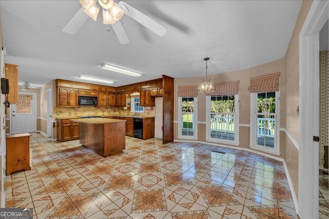 105 Julies Circle, Perry, GA 31069