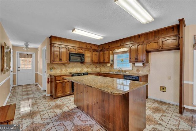 105 Julies Circle, Perry, GA 31069