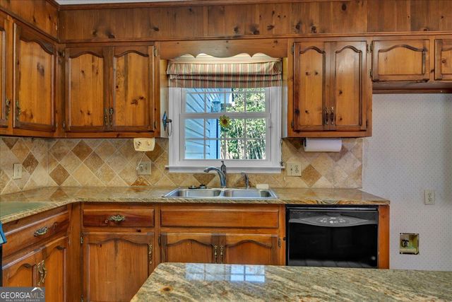 105 Julies Circle, Perry, GA 31069