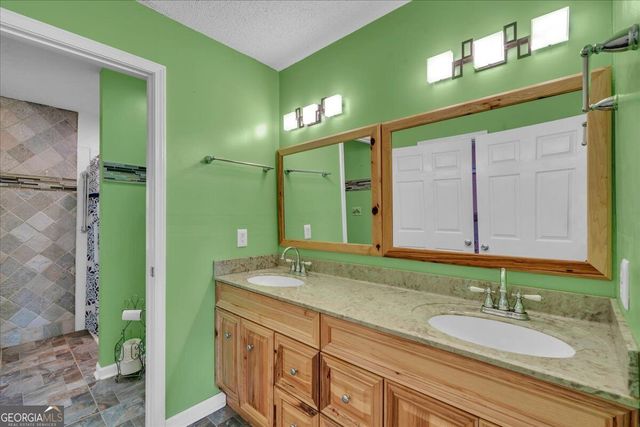 105 Julies Circle, Perry, GA 31069