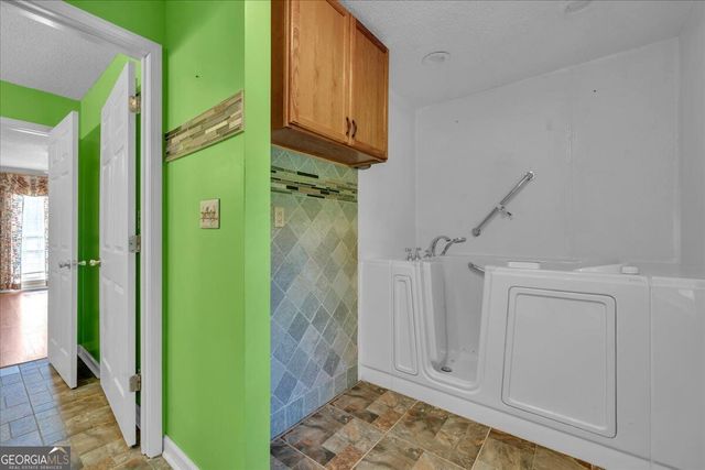 105 Julies Circle, Perry, GA 31069