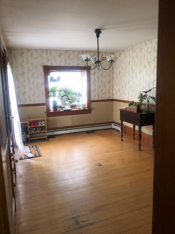 61 Maple Ave, East Bridgewater, MA 02333