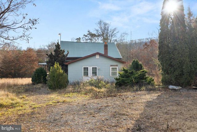 1929 LAKE FERNDALE DR, Levels, WV 25431