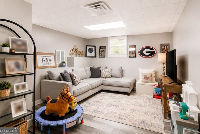 483 Whispering Oaks Drive, Statham, GA 30666