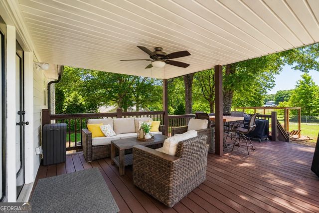 483 Whispering Oaks Drive, Statham, GA 30666