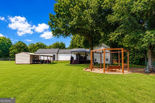 483 Whispering Oaks Drive, Statham, GA 30666