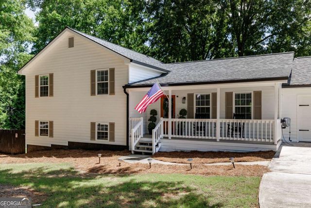 483 Whispering Oaks Drive, Statham, GA 30666