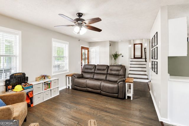 483 Whispering Oaks Drive, Statham, GA 30666