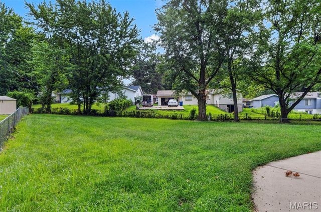 12050 Maidstone Court, St Louis, MO 63033