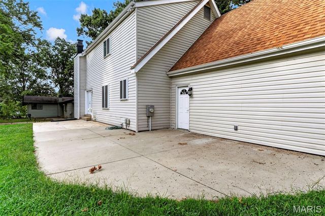 12050 Maidstone Court, St Louis, MO 63033