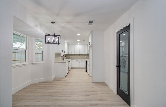 12011 Cherry Point Drive, Mont Belvieu, TX 77535