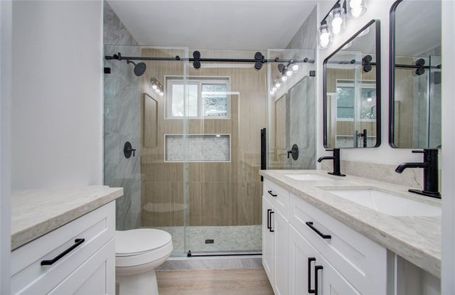 12011 Cherry Point Drive, Mont Belvieu, TX 77535