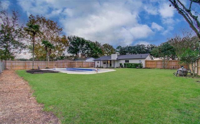 12011 Cherry Point Drive, Mont Belvieu, TX 77535