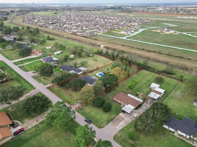 12011 Cherry Point Drive, Mont Belvieu, TX 77535