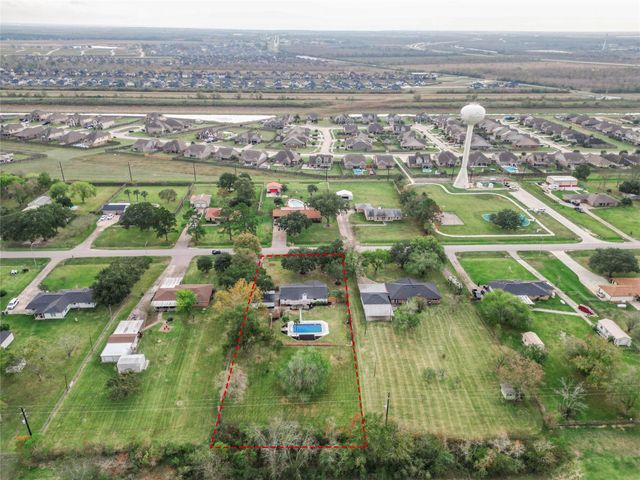 12011 Cherry Point Drive, Mont Belvieu, TX 77535