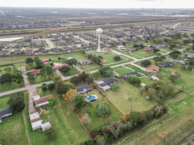 12011 Cherry Point Drive, Mont Belvieu, TX 77535