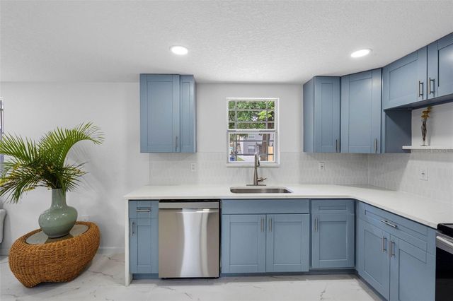 1208 E CHILKOOT AVENUE, Tampa, FL 33612