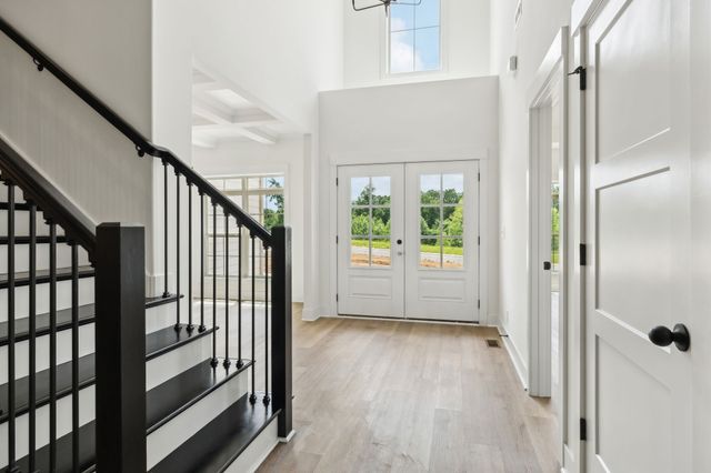 1075 Linder Ridge Drive, Woodlawn, TN 37191