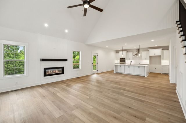 1075 Linder Ridge Drive, Woodlawn, TN 37191