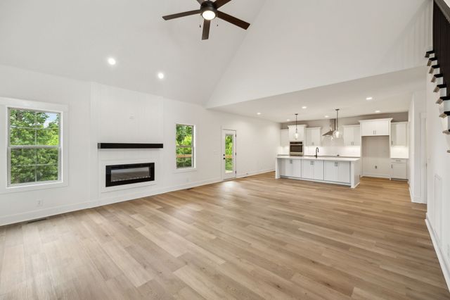 1075 Linder Ridge Drive, Woodlawn, TN 37191