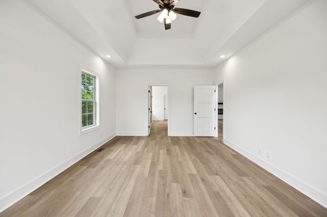 1075 Linder Ridge Drive, Woodlawn, TN 37191
